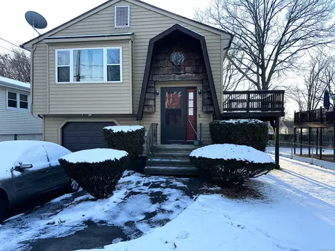 19 Shumway St, West Haven, CT 06516