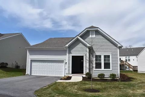 922 Tillinghast Dr #922, Oxford, CT 06478