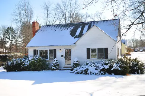 68 Pershing Rd, Windsor Locks, CT 06096