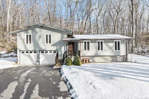 42 Terry Rd, Ledyard, CT 06335