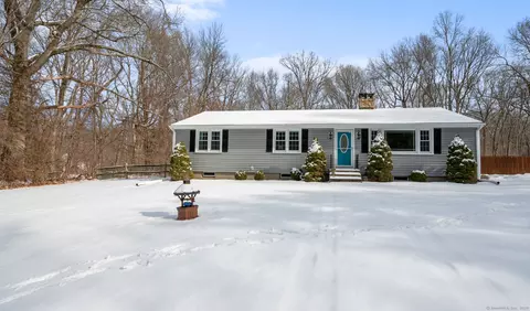 820 Thompson St, Glastonbury, CT 06033