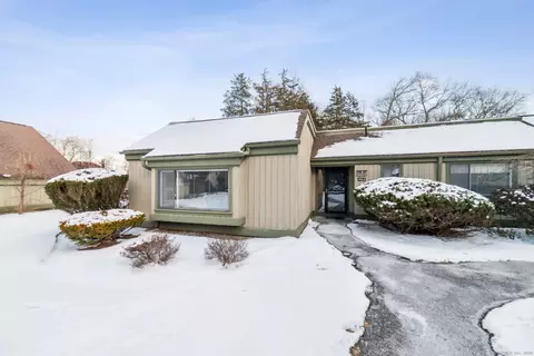654 Heritage Vlg #A, Southbury, CT 06488