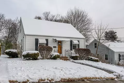37 Robert St, Hamden, CT 06514
