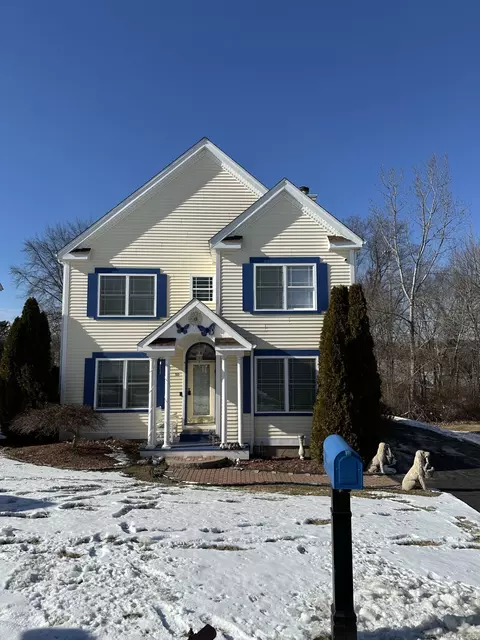 50 Gilbert Ln, Branford, CT 06405
