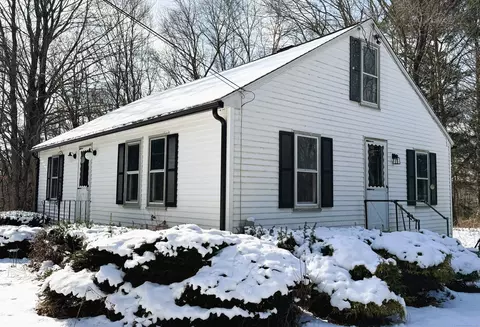 56 Drown Rd, Pomfret, CT 06259