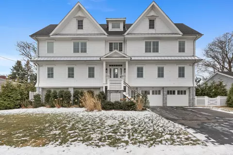 74 Baldwin Ter, Fairfield, CT 06824