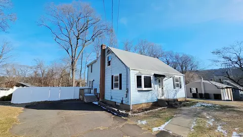 37 Mildred Rd, Meriden, CT 06450
