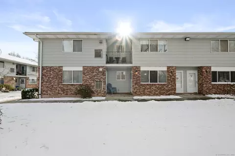 140 Thompson St #24E, East Haven, CT 06513