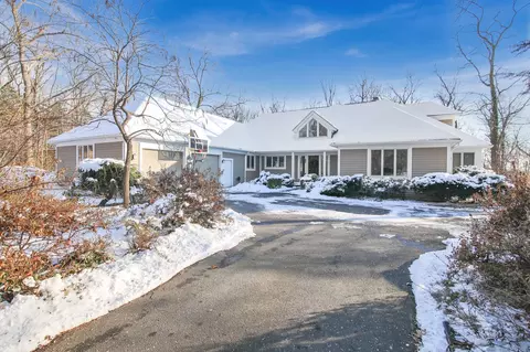 20 Newell Ln, Glastonbury, CT 06033