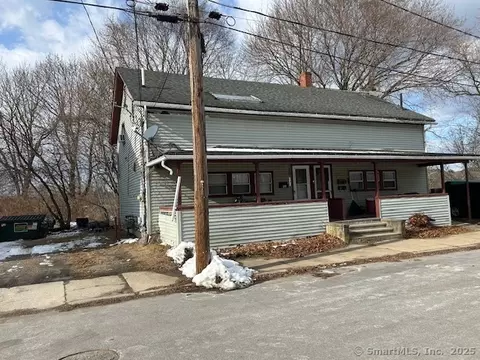 126 Powhattan St, Putnam, CT 06260