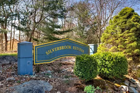 40 Red Cedar Cir #40, Orange, CT 06477