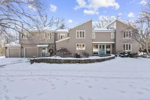90 Highridge Rd, Simsbury, CT 06092