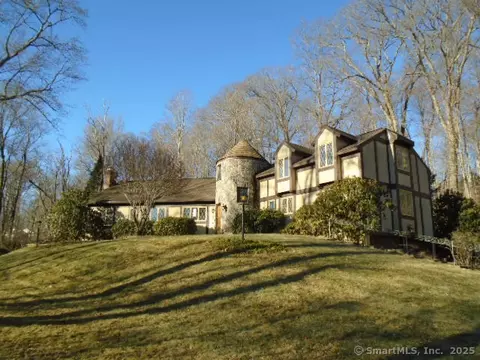 11 Timbercrest Dr, Canton, CT 06019