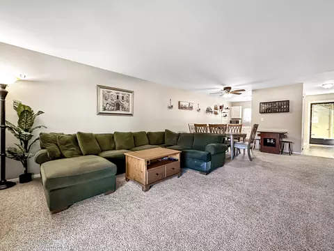 137 Webster Ct #137, Newington, CT 06111