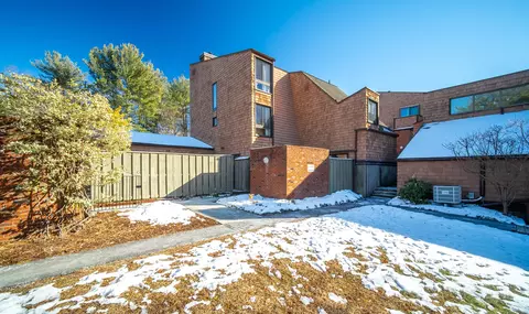 4 Orange Rd #4, Middletown, CT 06457