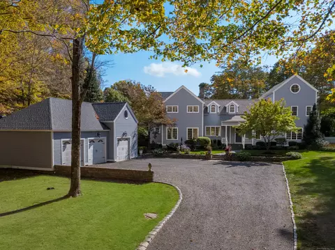 16 Waterhouse Ln, Chester, CT 06412