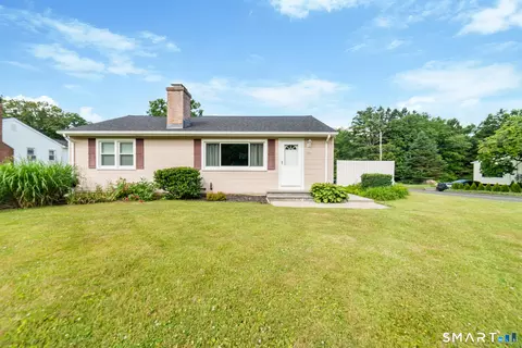 15 Evergreen Dr, Southbury, CT 06488