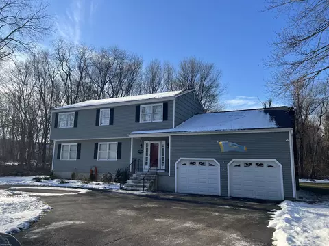 327 Fan Hill Rd, Monroe, CT 06468