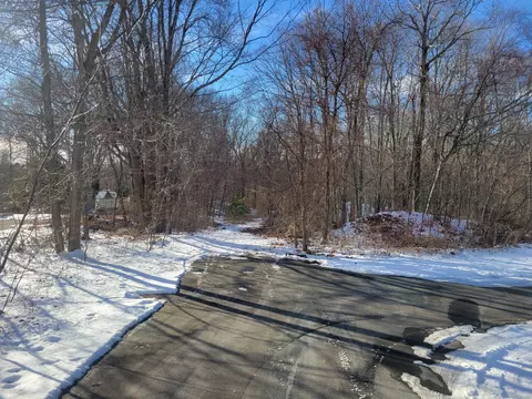 271 Lake St, Vernon, CT 06066
