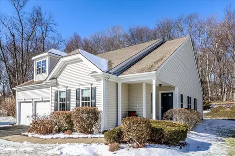 438 Tee Shot Dr #438, Oxford, CT 06478
