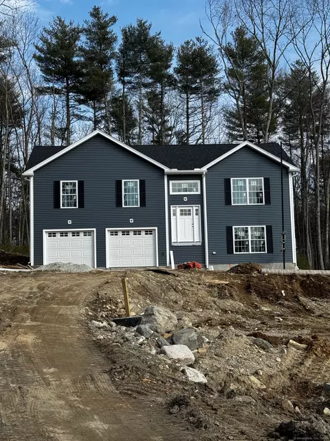 41 Logans Ln, Thompson, CT 06277