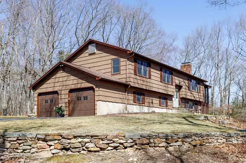 15 Buck Hill Rd, Shelton, CT 06484