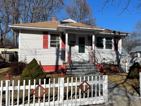 55 Rose St, Bridgeport, CT 06610