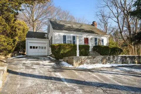 174 Hollow Tree Ridge Rd, Darien, CT 06820