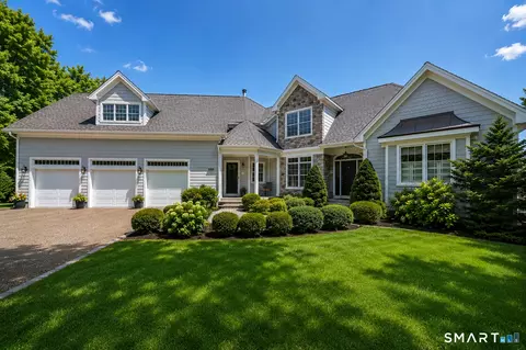 57 Faulkner Dr, Guilford, CT 06437