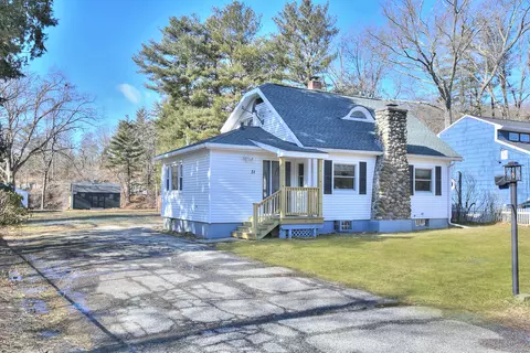 31 Hubbell Ave, Beacon Falls, CT 06403