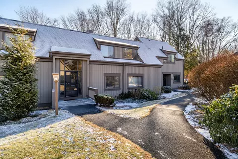 725 Heritage Vlg #D, Southbury, CT 06488