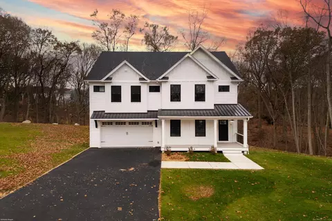 5 Brookview Heights Ct, Shelton, CT 06484