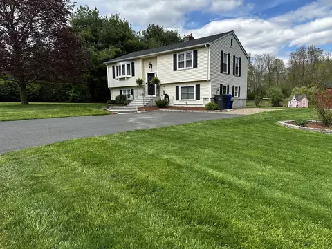 3 Sprucewood Dr, Ellington, CT 06029