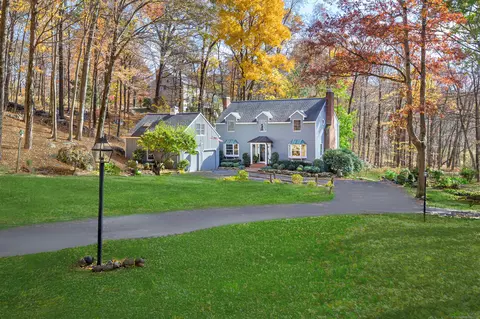 135 Indian Cave Rd, Ridgefield, CT 06877