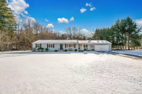 19 Westwood Dr, Wilbraham, MA 01095
