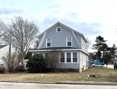 34 Trumbull St, Stonington, CT 06379