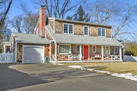 4 Brook Ln, Westport, CT 06880