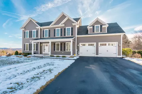 2 Hidden Brook Ln, Wallingford, CT 06492