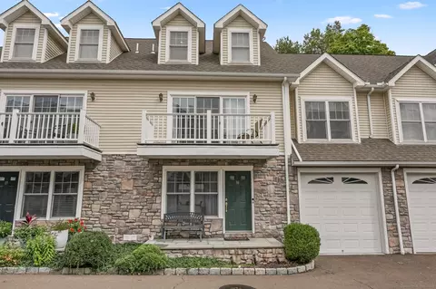 39 Maple Tree Ave #16, Stamford, CT 06906