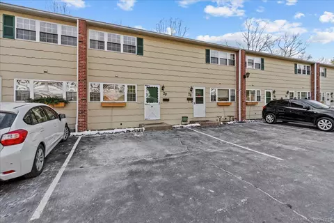 55 Porter Ave #2F, Naugatuck, CT 06770