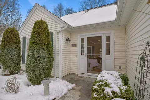 60 Village Ct #60, Wilton, CT 06897