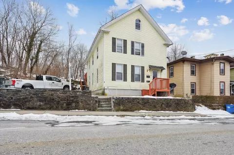 57 Division St, Norwich, CT 06360