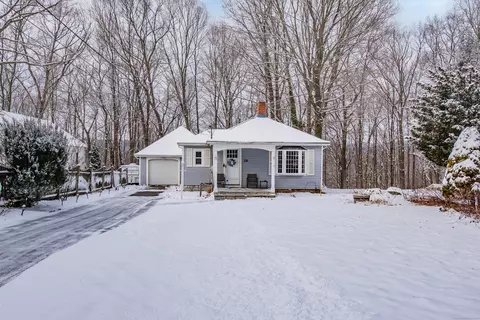 28 Yale Ave, Middlebury, CT 06762