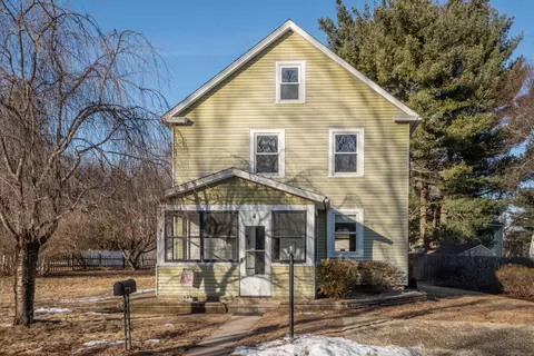 4 Gargan Pl, Simsbury, CT 06070