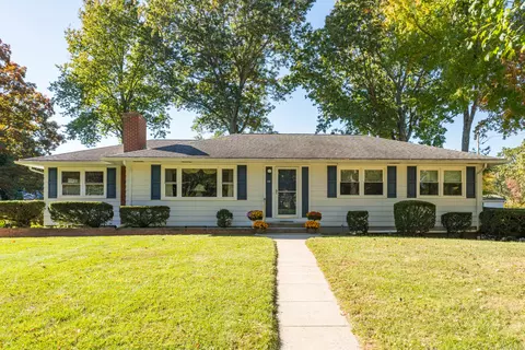 44 Pardee Pl, Madison, CT 06443