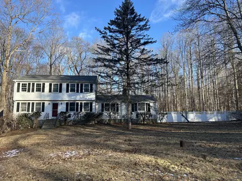 24 Pond View Ln, Madison, CT 06443