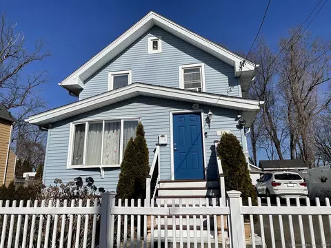 13 Waverly Pl, Stamford, CT 06902