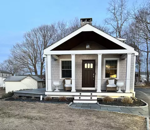 3 Ridge St, Groton, CT 06340