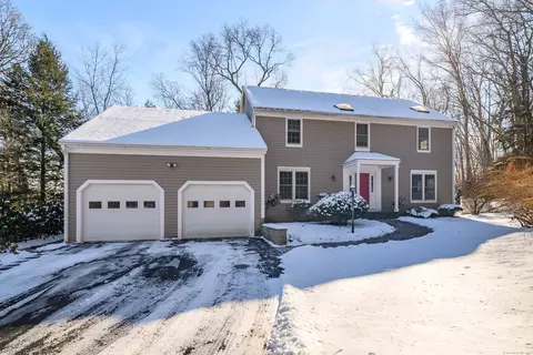 6 Windwood Rd, Brookfield, CT 06804