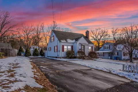 141 Edgerton St, Manchester, CT 06040